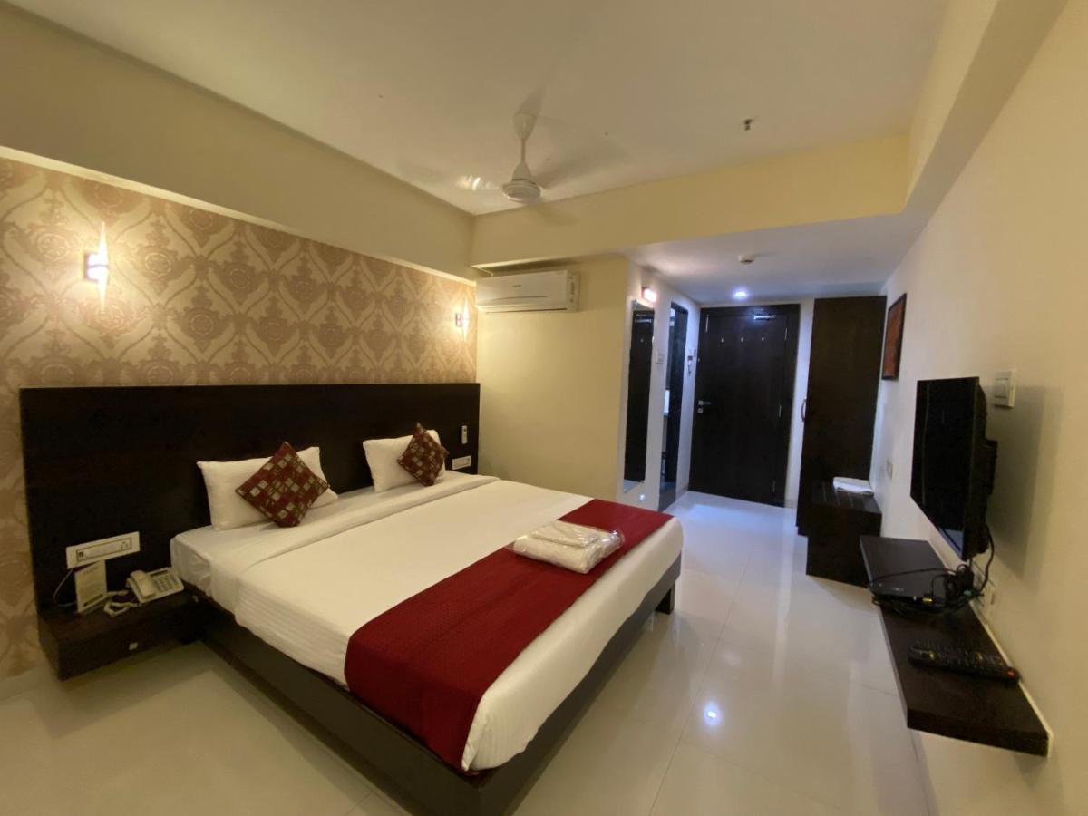 Hotel Singh'S By Wb Inn, Vashi, Нави Мумбаи Экстерьер фото