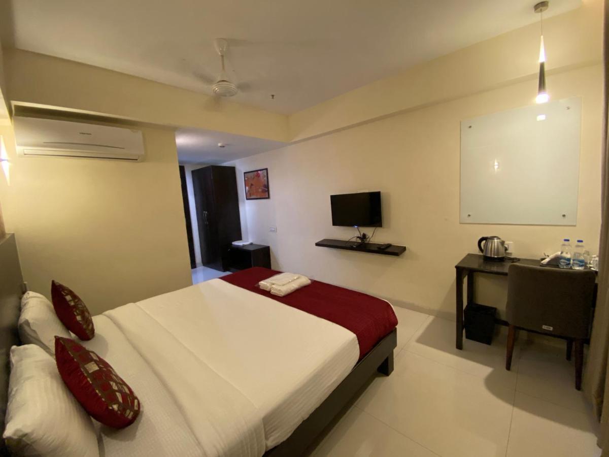 Hotel Singh'S By Wb Inn, Vashi, Нави Мумбаи Экстерьер фото