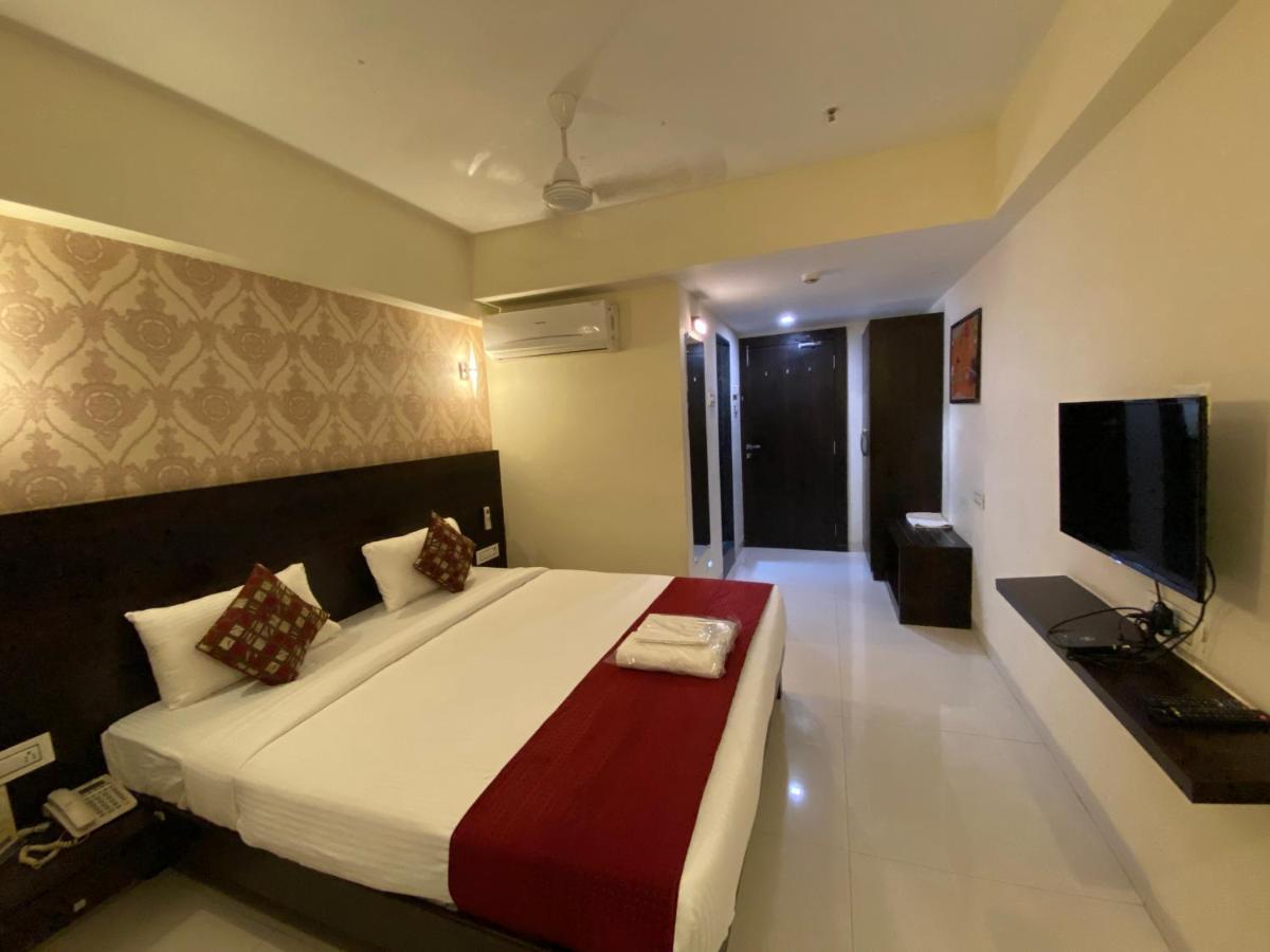 Hotel Singh'S By Wb Inn, Vashi, Нави Мумбаи Экстерьер фото